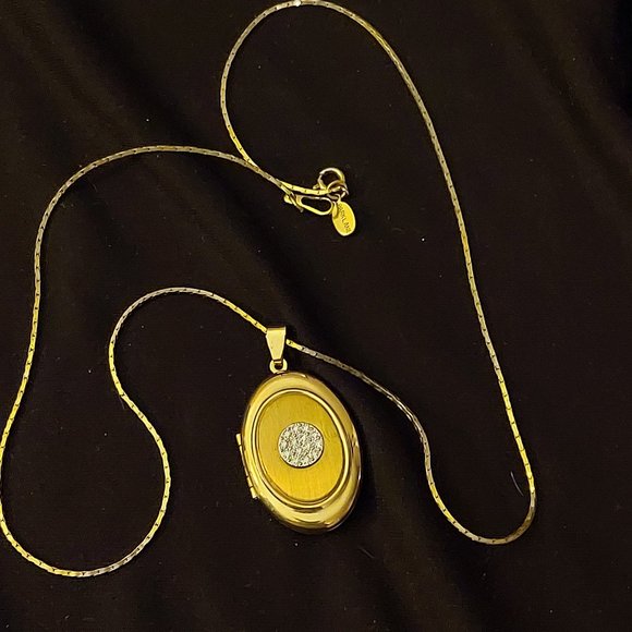 PARKLANE GOLDTONE NECKLACE LOCKET - Picture 6 of 6